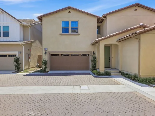 7022 Calla Lily Dr #3, Fontana, CA 92336