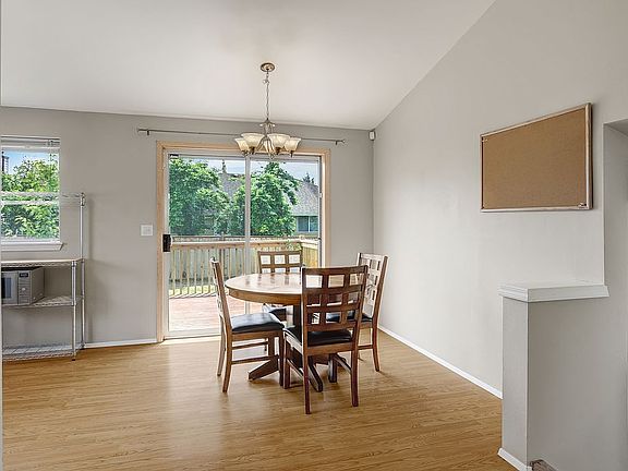 5th image of 8926 17th St NE