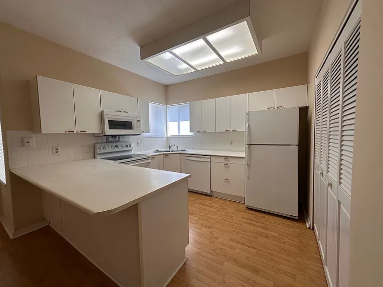 35 Magnolia Dr S — Photo 11