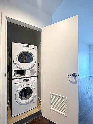5th image of 3150 14th St APT 4D