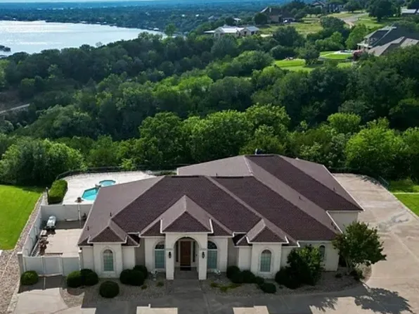1614 Crow Creek Dr, Granbury, TX 76049