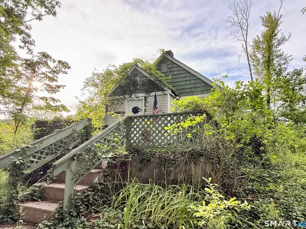 5 Village Lane, Hebron, CT 06231
