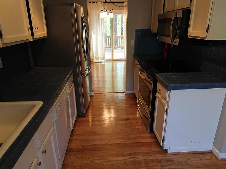 6055 Meyers Landing Ct — Photo 9