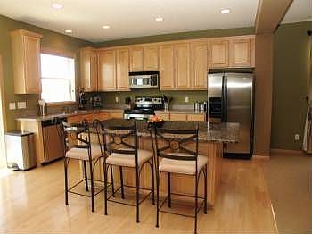 4th image of 12076 Waconia Cir NE