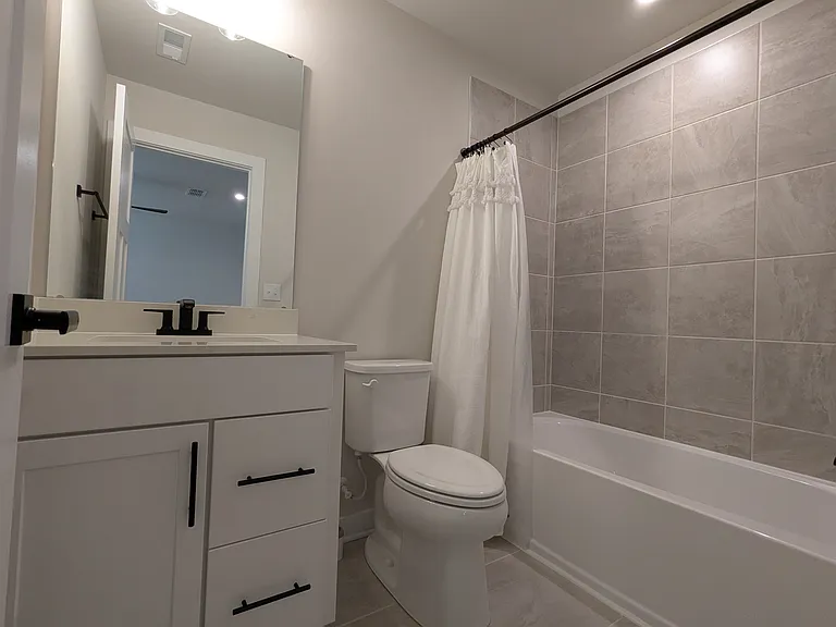 225 Van Zandt Trl — Photo 35