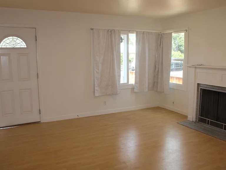 17 Lorraine Ave — Photo 4