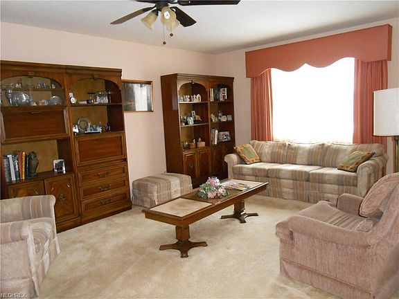 4th image of 10507 Leawood Oval
