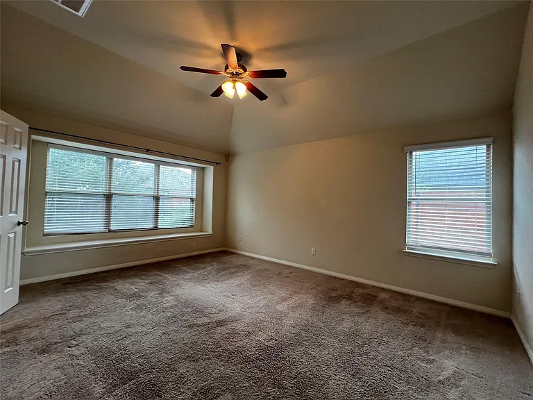 2708 Cottonwood Shores Dr — Photo 24
