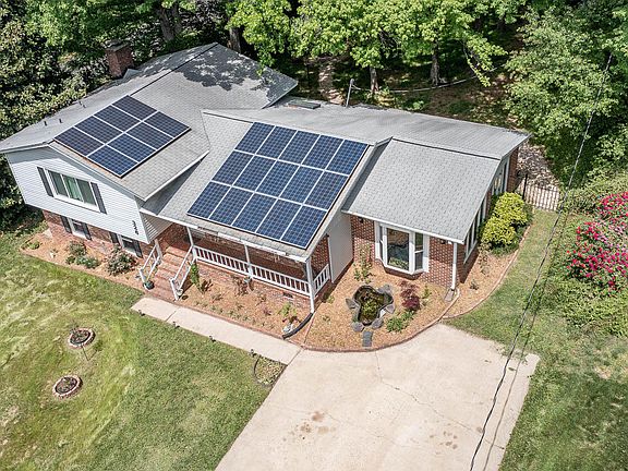 2nd image of 326 Bywood Dr