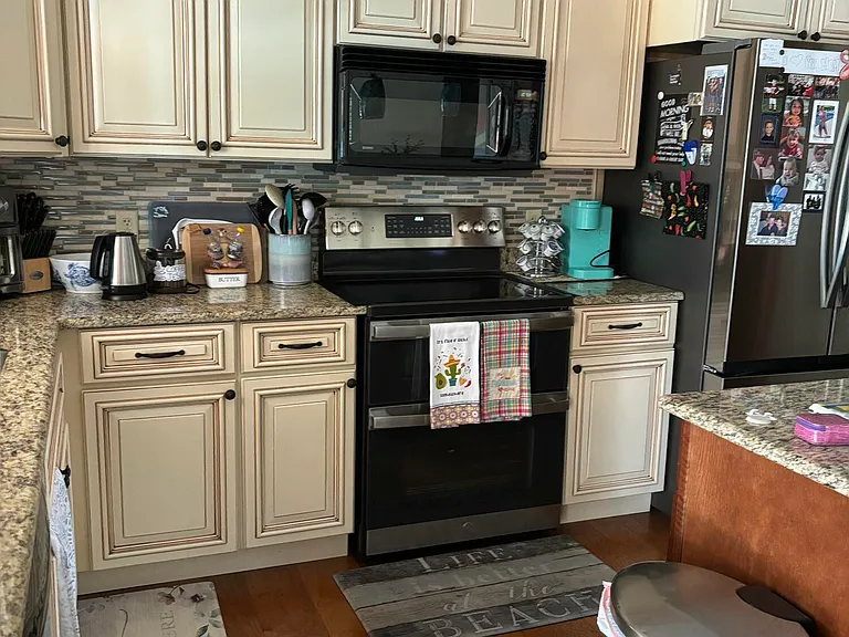870 Spirea Dr — Photo 6