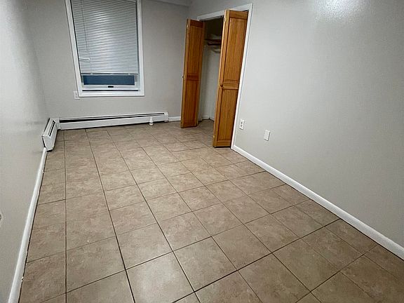 5th image of 171 Charles St Floor 2