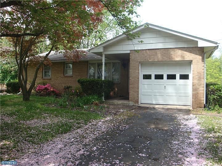 1st image of 35 Oak Rd