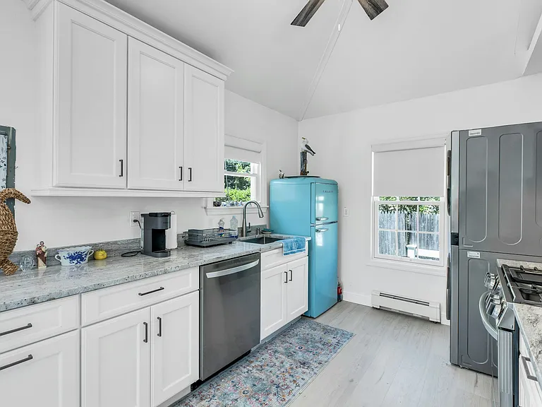 135 Noyac Ave — Photo 3