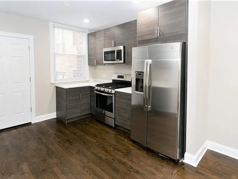 1432 W Farragut Ave #2A — Photo 2