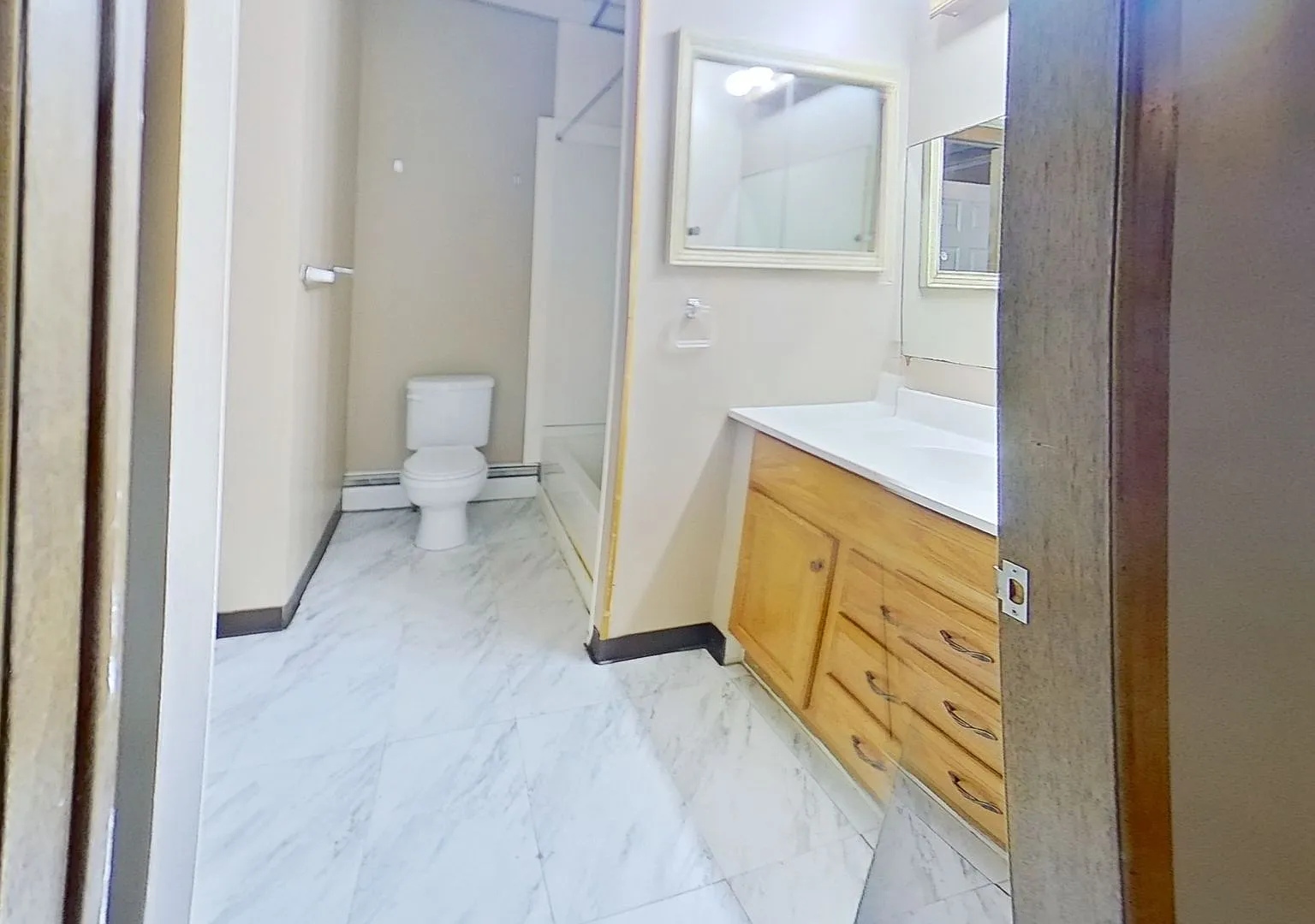 Large Two Bedroom Apartment — Photo 4