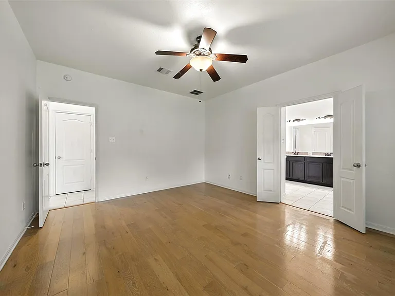 9219 Gilbert Hollow Dr — Photo 26