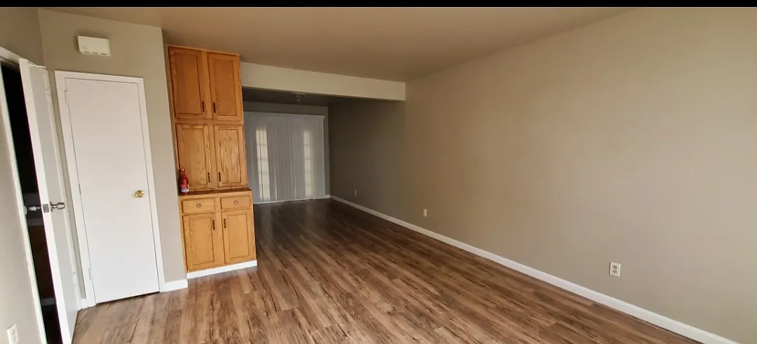 2 bed, 1.5 bath, 972 sqft, $1,500 — Photo 2