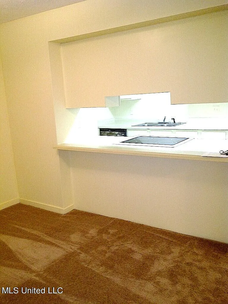 2 bed, 1.5 bath, 945 sqft, $1,195 — Photo 3