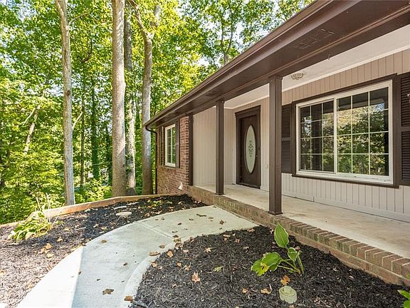 4th image of 2528 Kingswood Dr