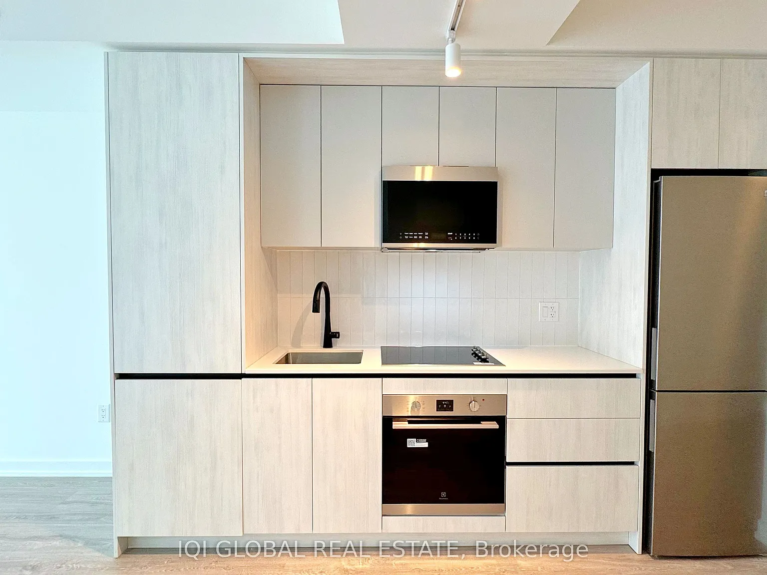1 bed, $2,048 — Photo 2