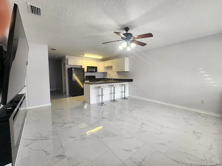 251 Circle Dr #A — Photo 4