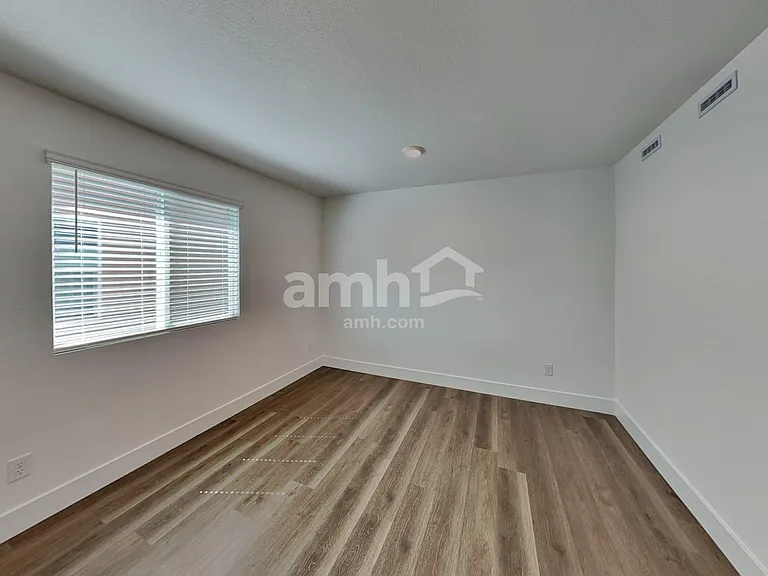 8404 Flagpole Loop Ave — Photo 17