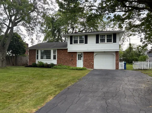 129 Culpepper Rd, Williamsville, NY 14221