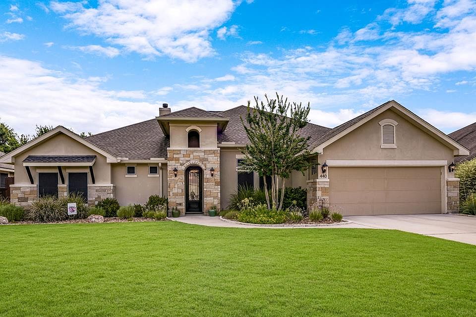 1st image of 440 English Oaks Cir