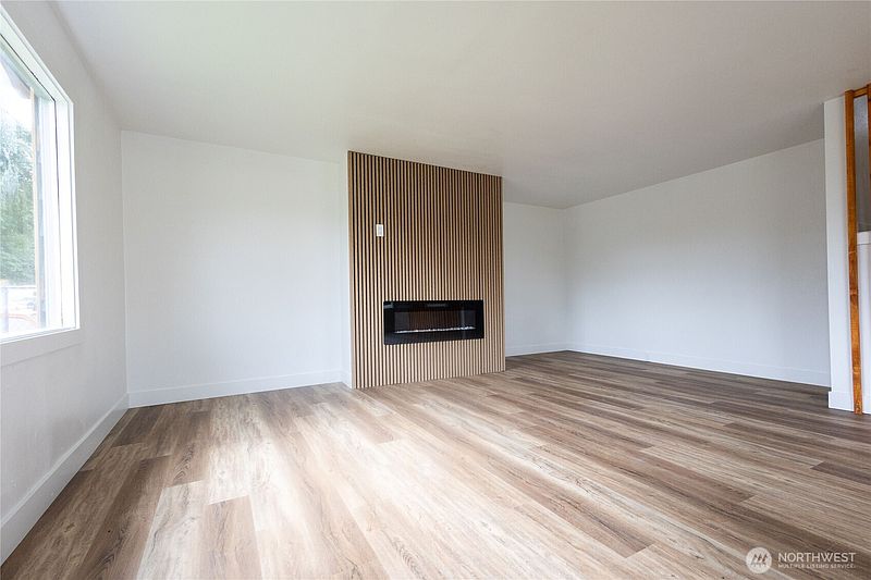 4th image of 1437 E 30th Street