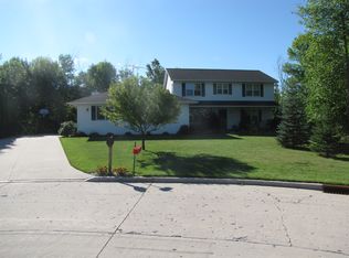 2611 Fawn Ct, Sheboygan, WI 53083