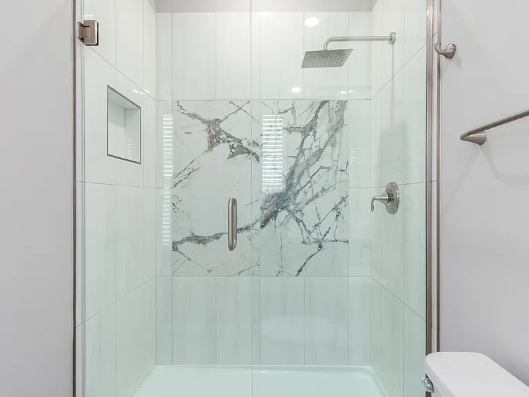 2134 W Harmont Dr — Photo 10
