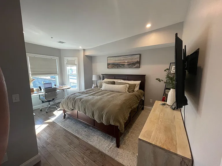 Primary bedroom (example with furniture)