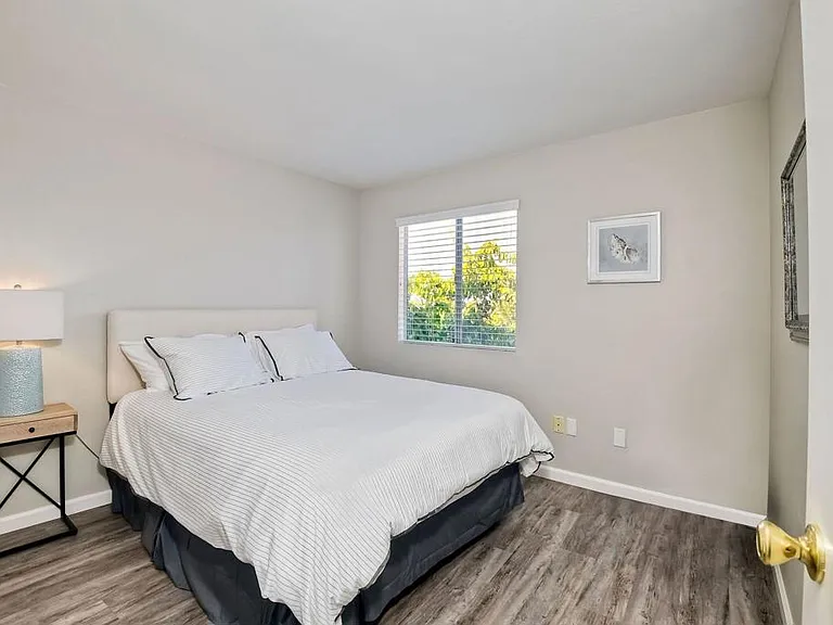 6677 Paseo Del Norte #B — Photo 14