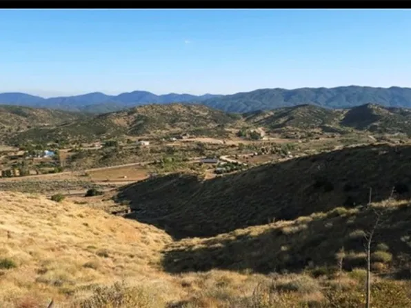25 Summit Valley Rd, Hesperia, CA 92344
