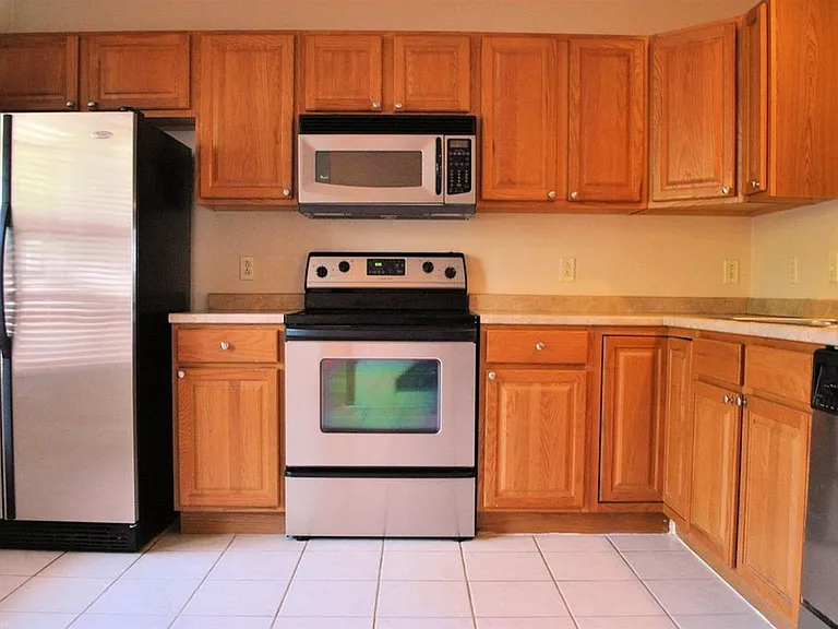 415 Oak Tree Blvd — Photo 6