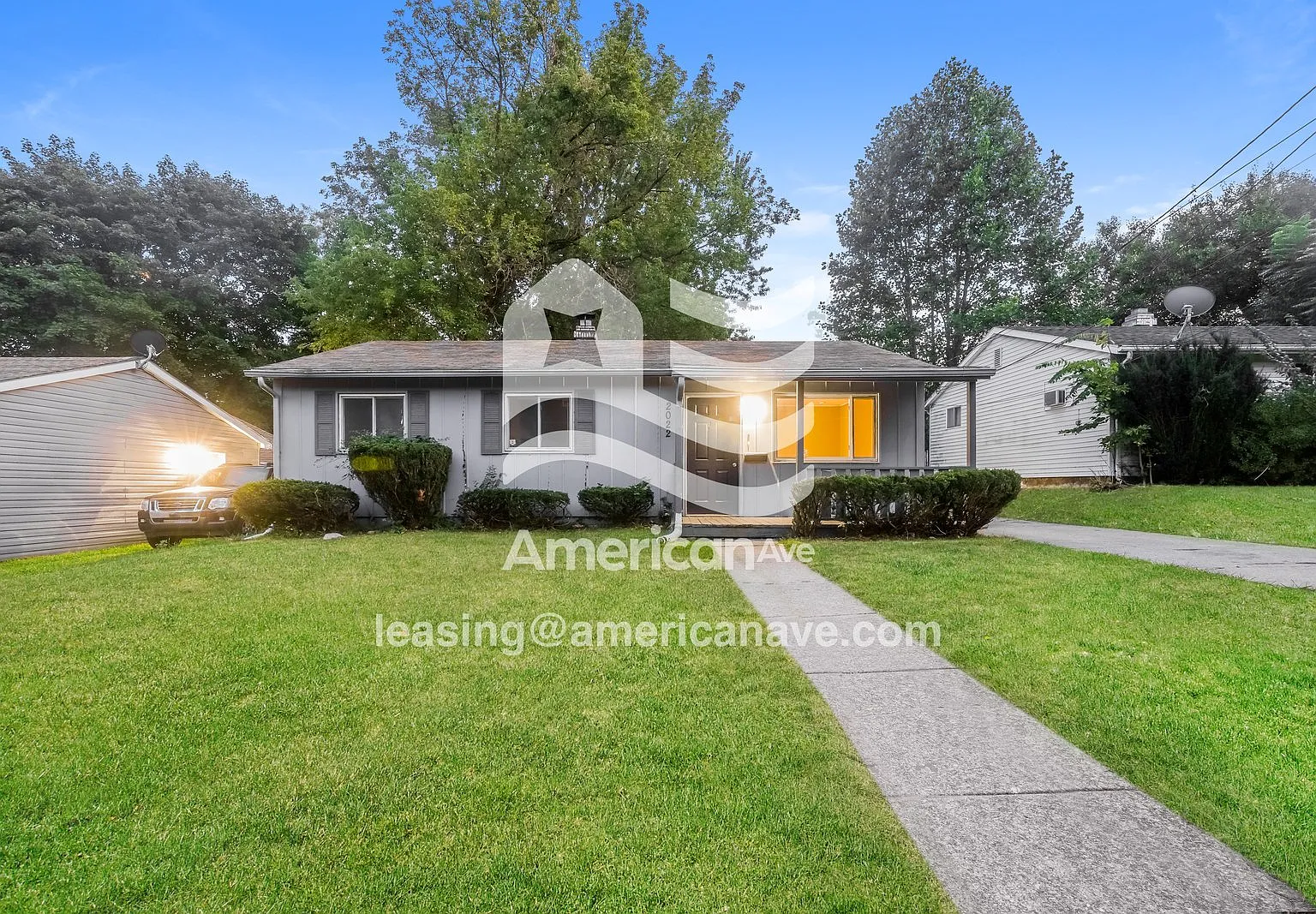 3 bed, 1.0 bath, 936 sqft, $1,365 — Photo 1