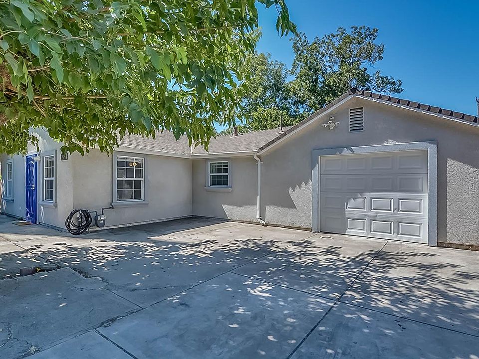 1st image of 2625 Myran Ave