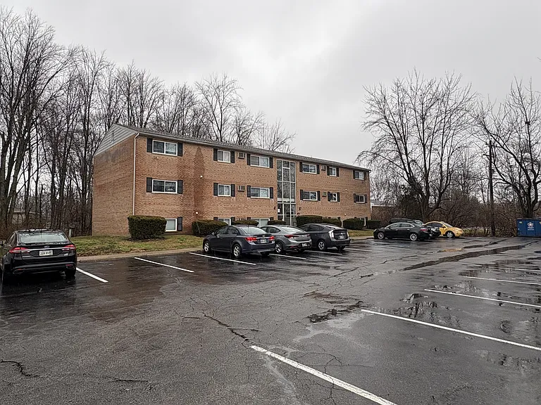 Maplewood Apartments — Photo 1