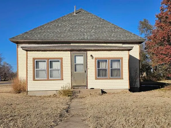 102 E Pennsylvania Ave, Greensburg, KS 67054