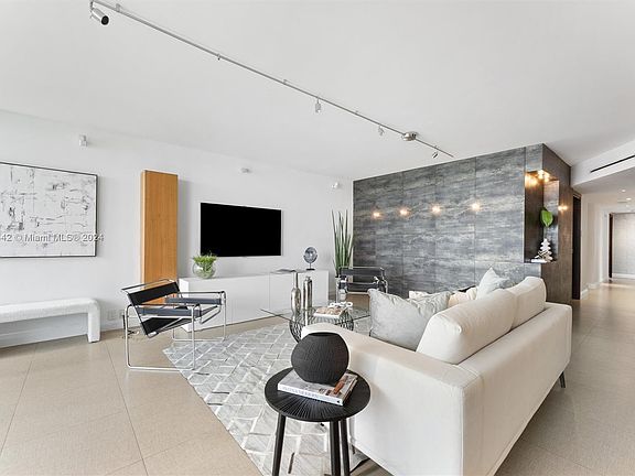 5th image of 17201 Collins Ave APT 3805