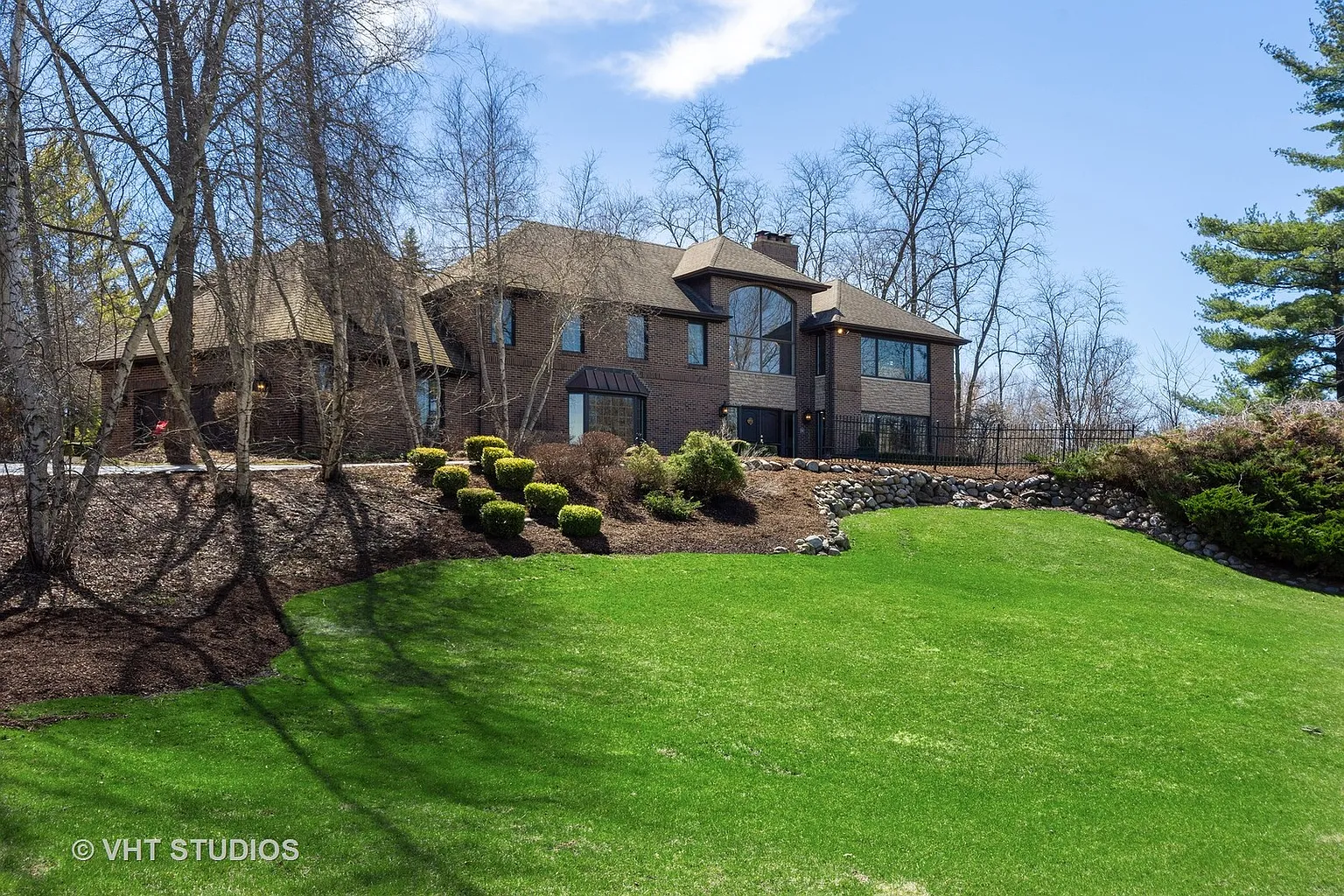 1 Bow Ln photo 1