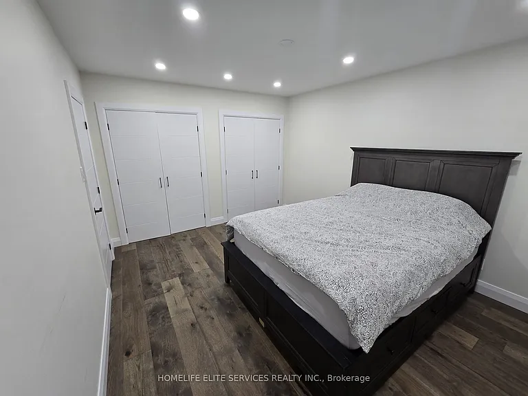 36 Manorglen Cres — Photo 4