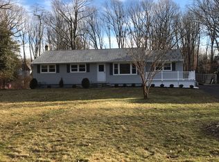 124 Pension Rd, Manalapan, NJ 07726