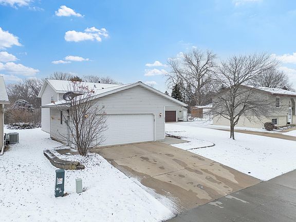 2nd image of 1573 8 1/2 St SE