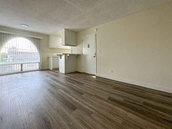 2nd image of 3070 Landis St APT 8