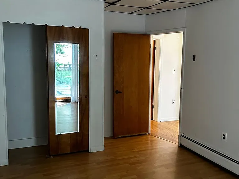 308 N Blakely St — Photo 29