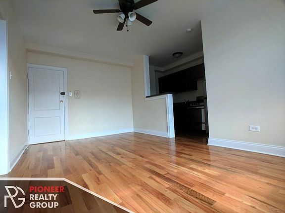 3rd image of 818 W Diversey Pkwy #818D