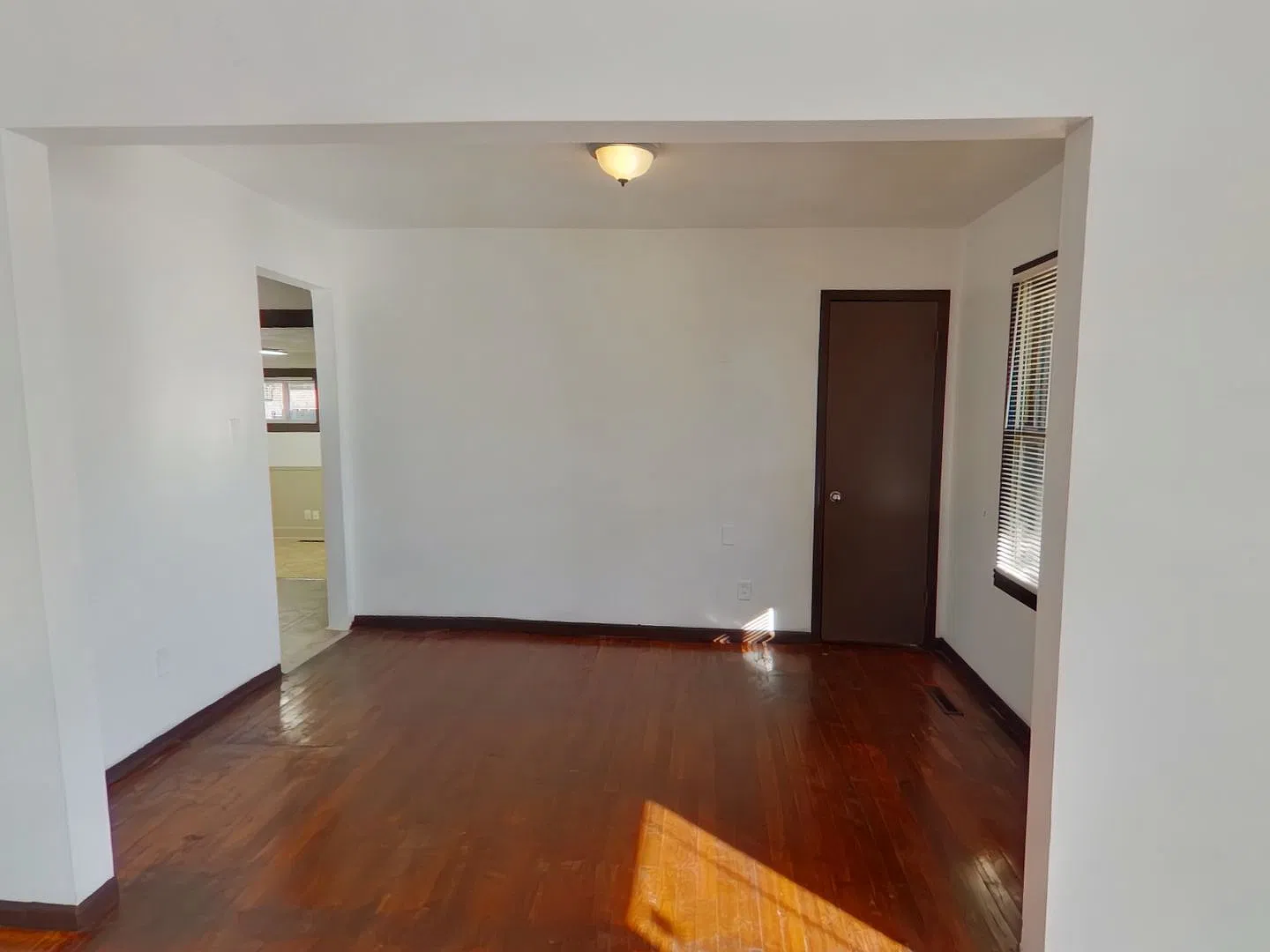845 N Edgemoor — Photo 3