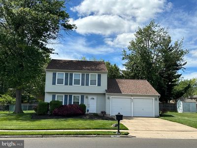 657 S Queen Anne Dr, Fairless Hills, PA, 19030