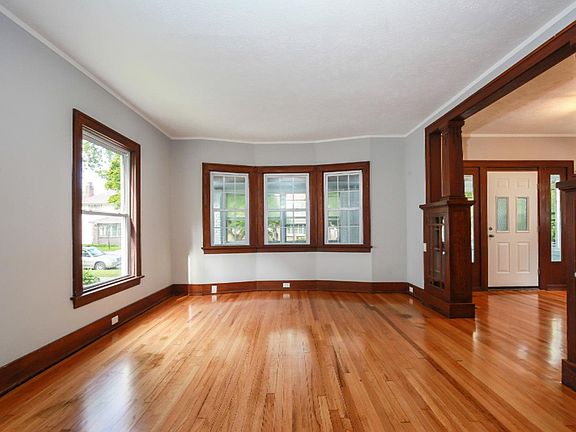 4th image of 2042 Francis Ave SE